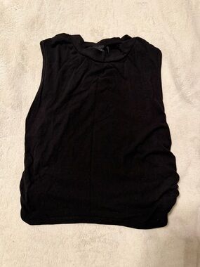 Classic Black crop